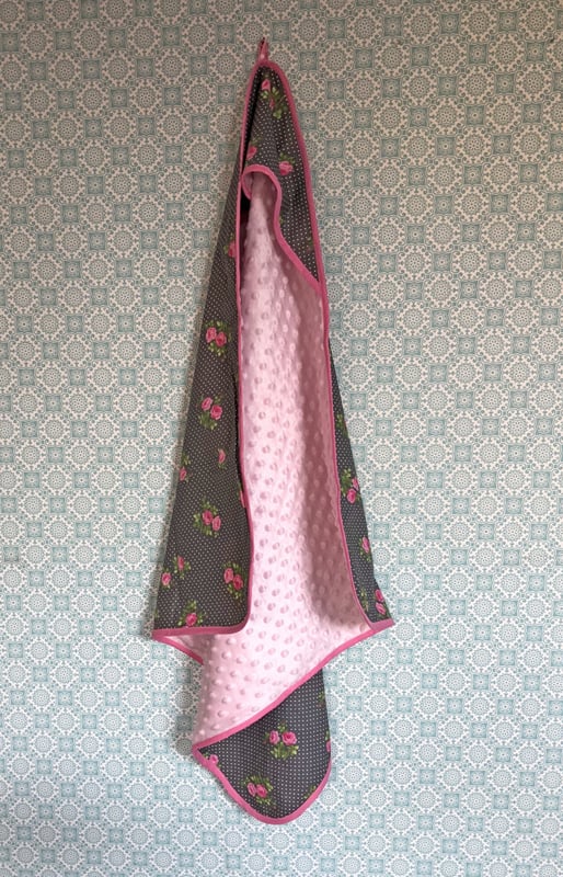 Wikkeldoek Antraciet met roze bloemen